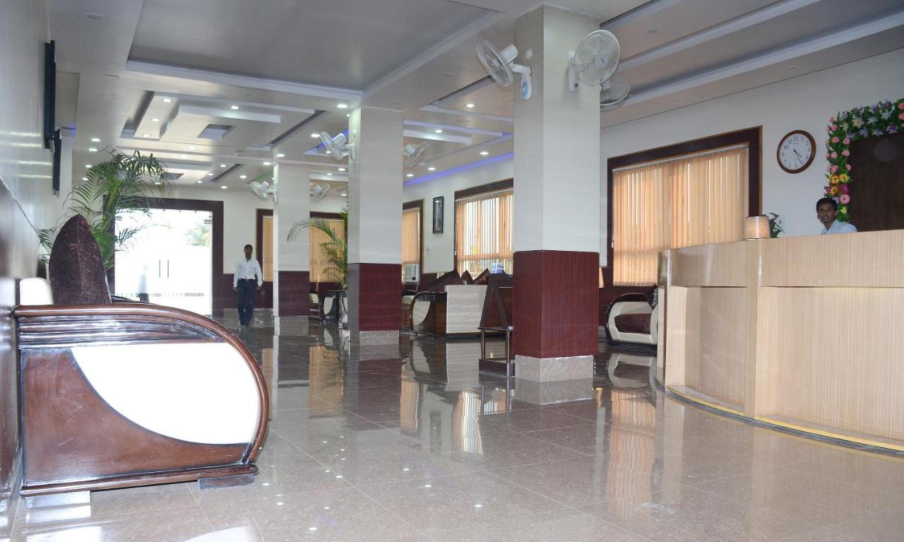 Vaishnavi Clarks Inn Buxar Экстерьер фото