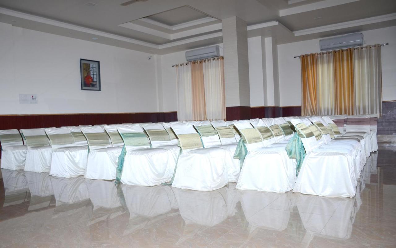 Vaishnavi Clarks Inn Buxar Экстерьер фото