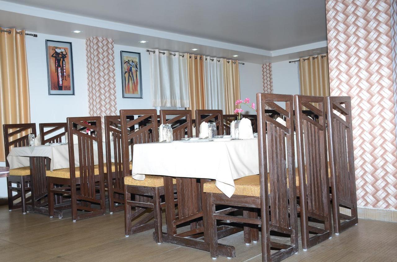 Vaishnavi Clarks Inn Buxar Экстерьер фото